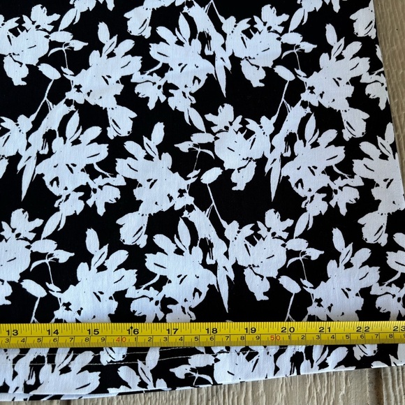 Mario Serrani Ladies' Tummy Control Skort Front Pockets, Black/White XL - Picture 7 of 15